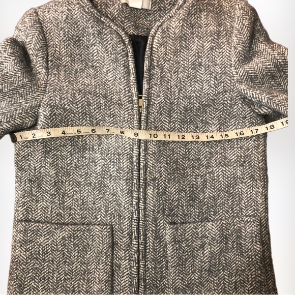 NWOT H&M Beautiful Herringbone Wool Blend Zip Up Coat Gray & White SZ 6 - Picture 6 of 9